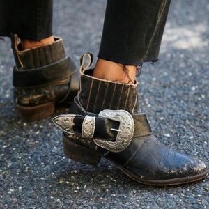 Size 7 Bitchin Biker boots